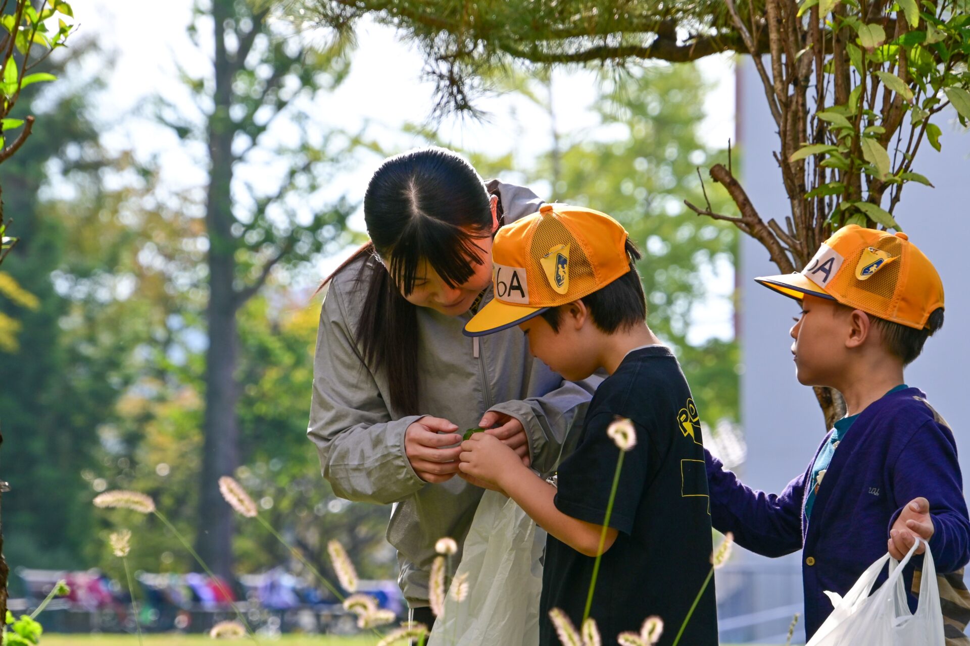 保育科2年生と桑原小学校1年生とのふれあい活動