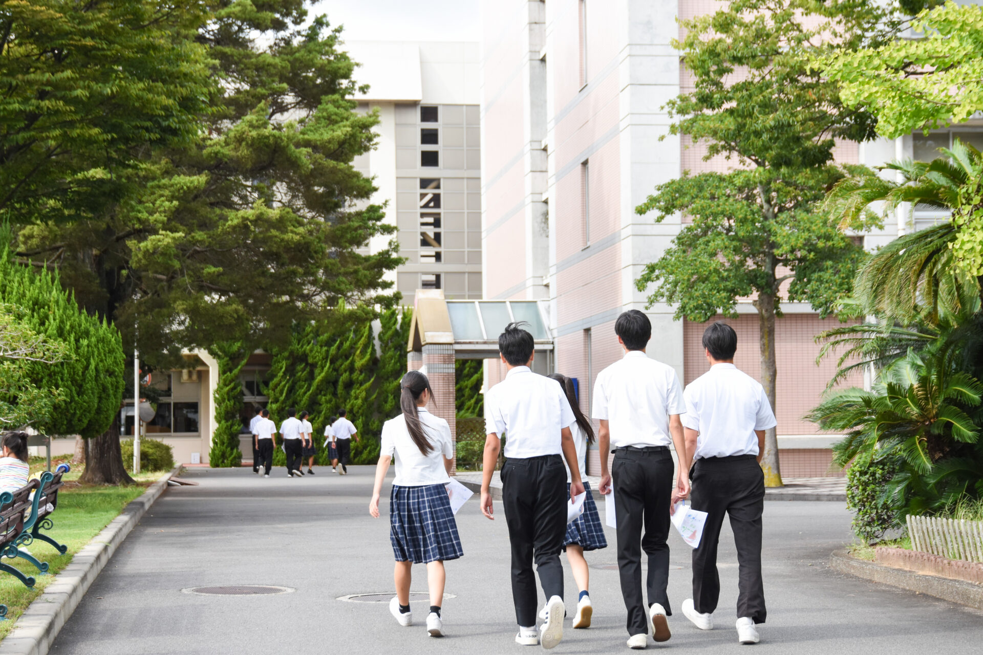 大学見学会（新居浜南高校1年生が来学）