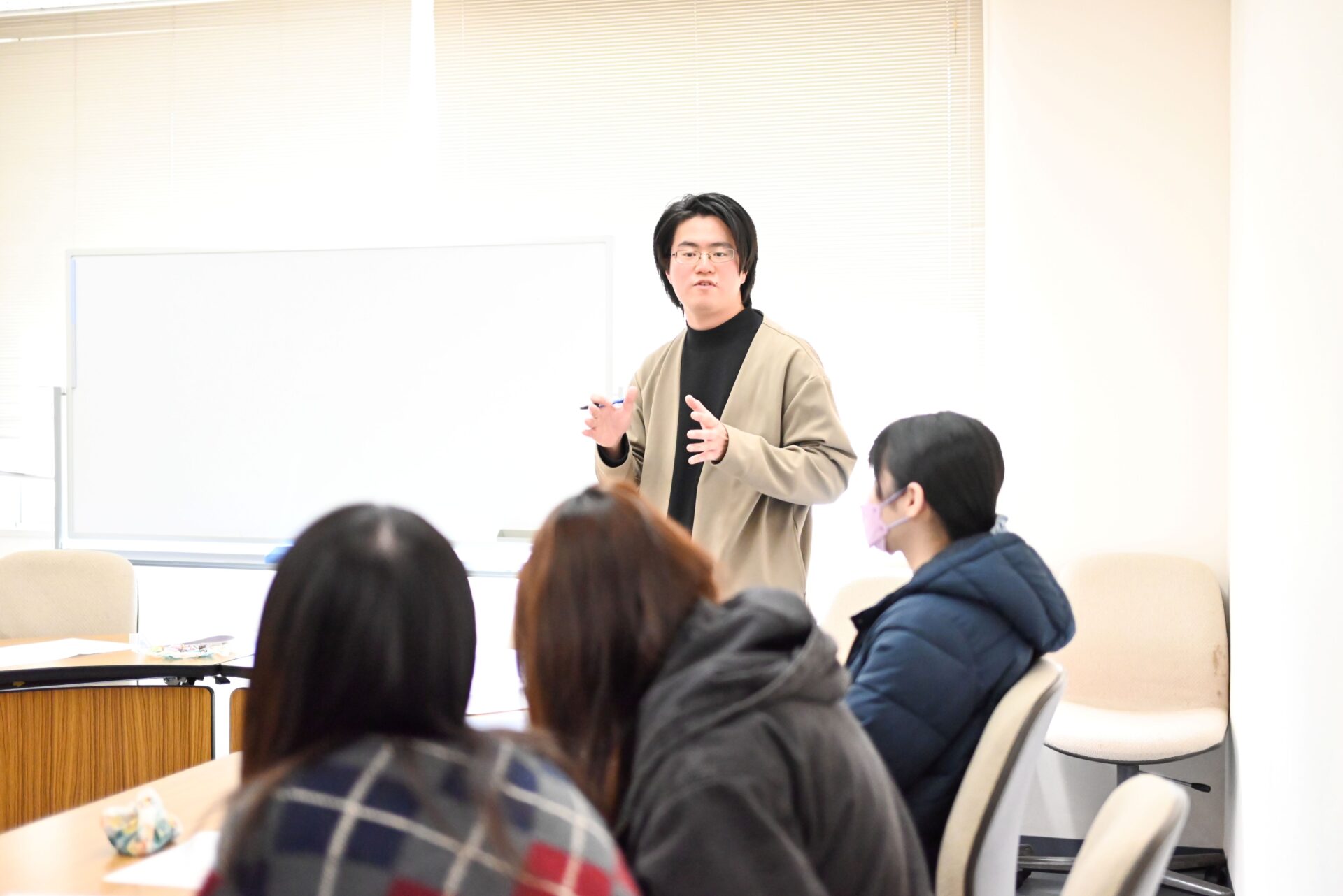 起業を目指す学生を迎え「キャリア論Ⅱ」で交流授業を実施