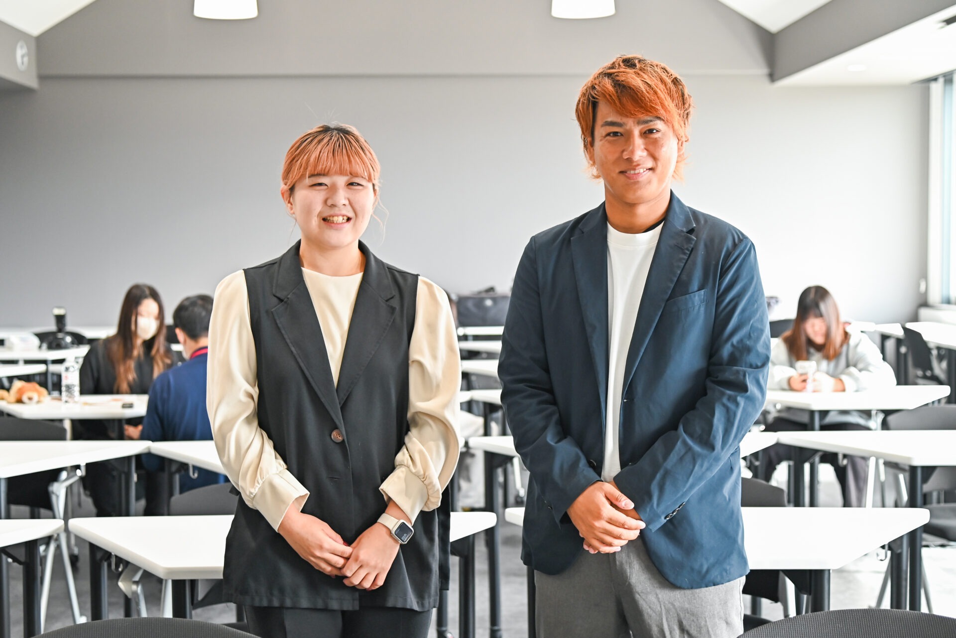 授業「食とデジタルデザイン」で、インフルエンサー・久保田大希さんと本学卒業生による特別講義を行いました